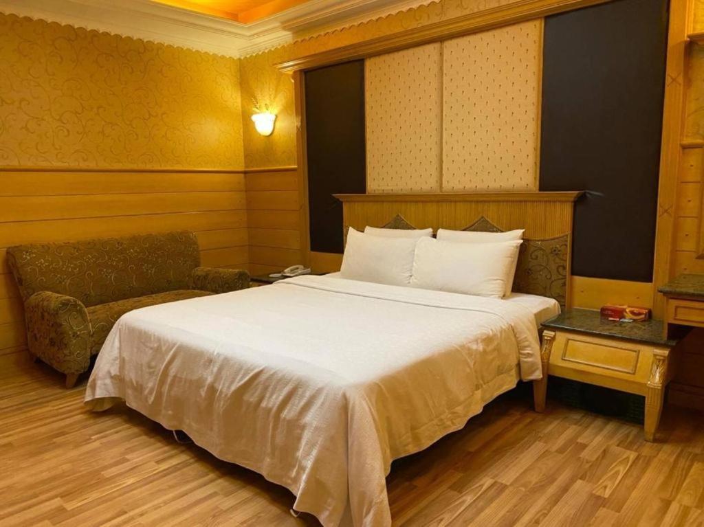 I Travel Motel - II Kaohsiung Eksteriør bilde